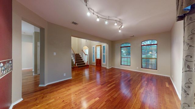 200 Nandina Ct, Cibolo, TX 78108