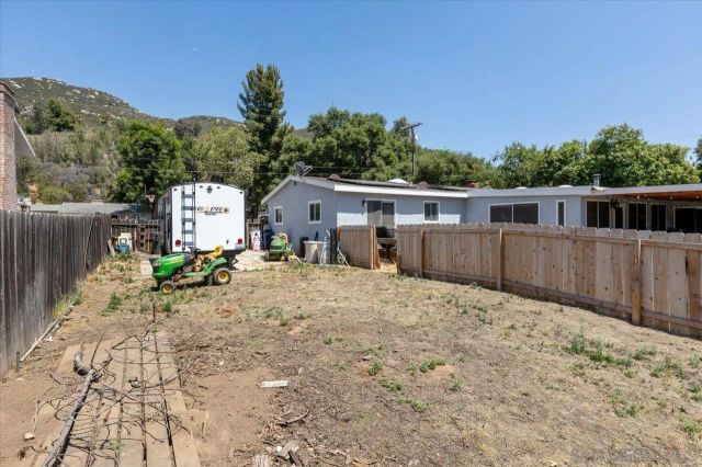 3620 Foxley Dr, Escondido, CA 92027