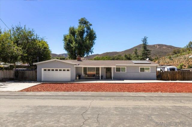 3620 Foxley Dr, Escondido, CA 92027