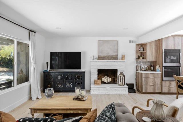 3620 Foxley Dr, Escondido, CA 92027