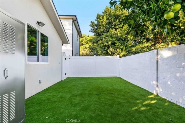 6844 Cedros Avenue, Van Nuys, CA 91405