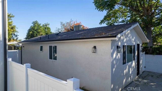 6844 Cedros Avenue, Van Nuys, CA 91405
