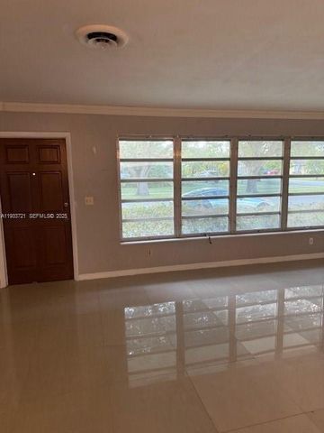 3924 Hayes St, Hollywood, FL 33021