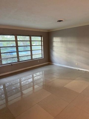 3924 Hayes St, Hollywood, FL 33021