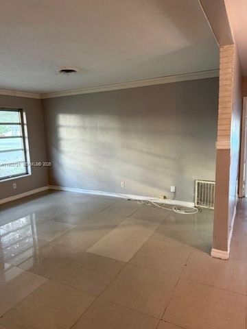 3924 Hayes St, Hollywood, FL 33021