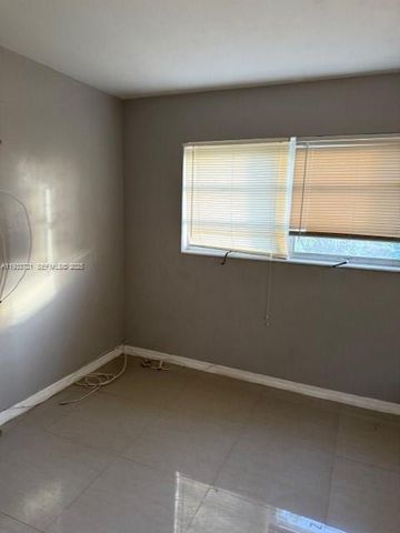 3924 Hayes St, Hollywood, FL 33021