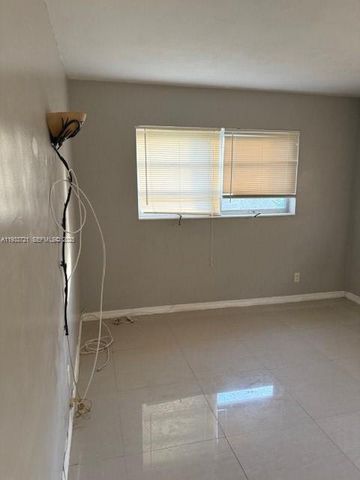 3924 Hayes St, Hollywood, FL 33021