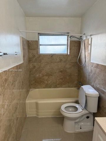 3924 Hayes St, Hollywood, FL 33021