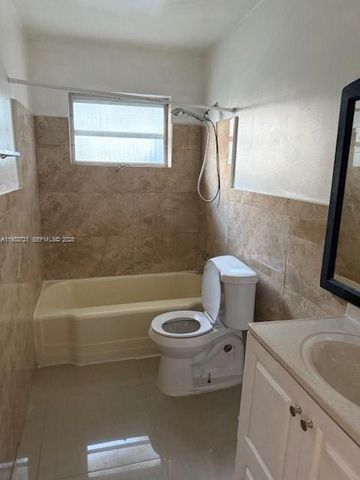 3924 Hayes St, Hollywood, FL 33021