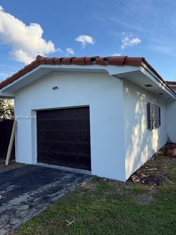 3924 Hayes St, Hollywood, FL 33021