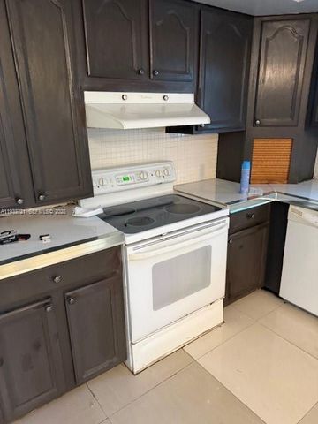 3924 Hayes St, Hollywood, FL 33021