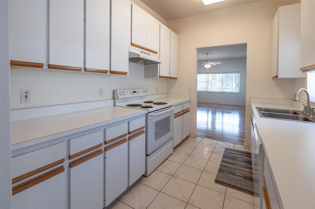 9077 SW 95TH AVENUE, Ocala, FL 34481