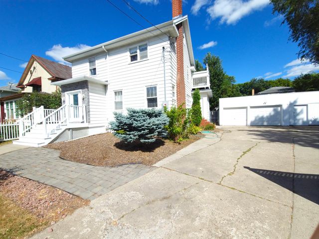 1105 10th Street N, Fargo, ND 58102