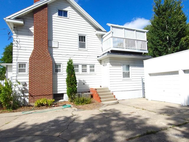 1105 10th Street N, Fargo, ND 58102