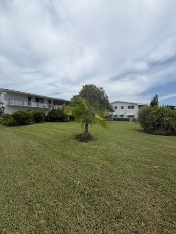 352 Sheffield O, West Palm Beach, FL 33417