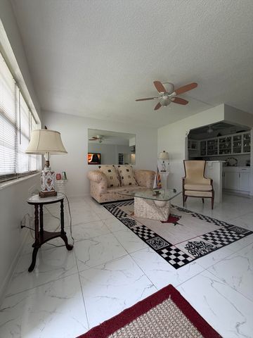 352 Sheffield O, West Palm Beach, FL 33417