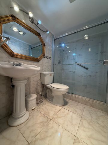 352 Sheffield O, West Palm Beach, FL 33417
