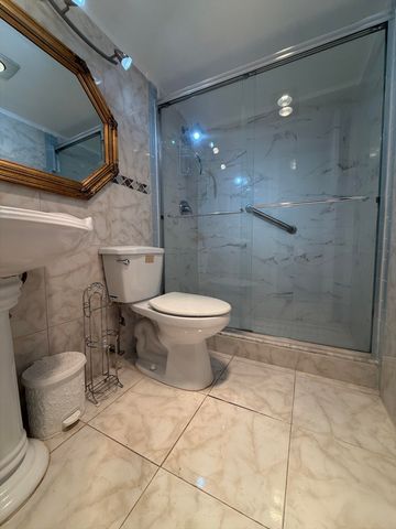 352 Sheffield O, West Palm Beach, FL 33417