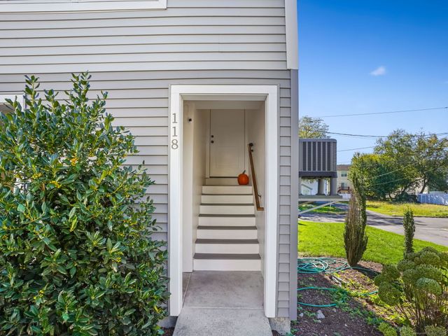118 Berwick Avenue 118, Fairfield, CT 06825