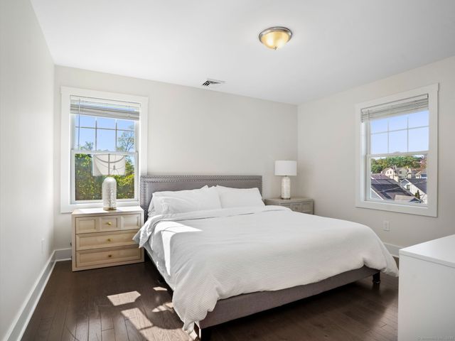 118 Berwick Avenue 118, Fairfield, CT 06825