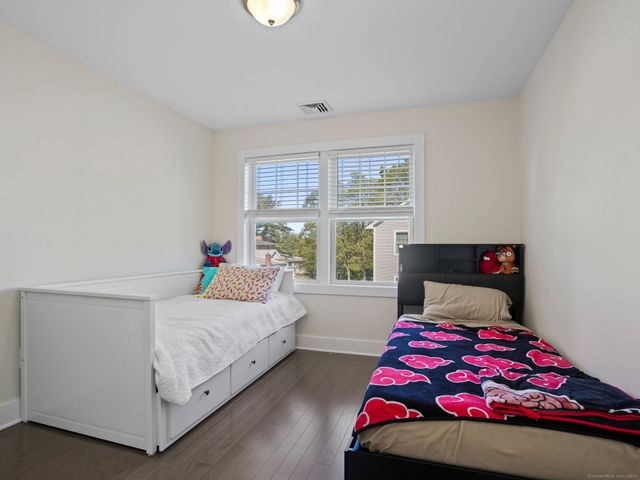 118 Berwick Avenue 118, Fairfield, CT 06825