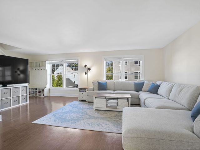 118 Berwick Avenue 118, Fairfield, CT 06825