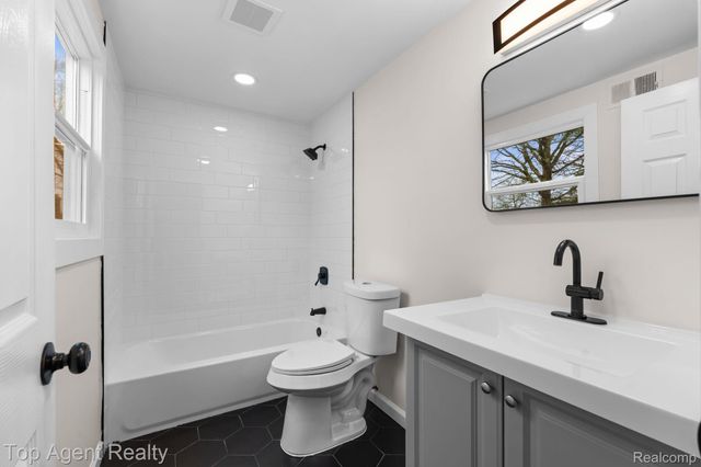 14840 Artesian Street, Detroit, MI 48223