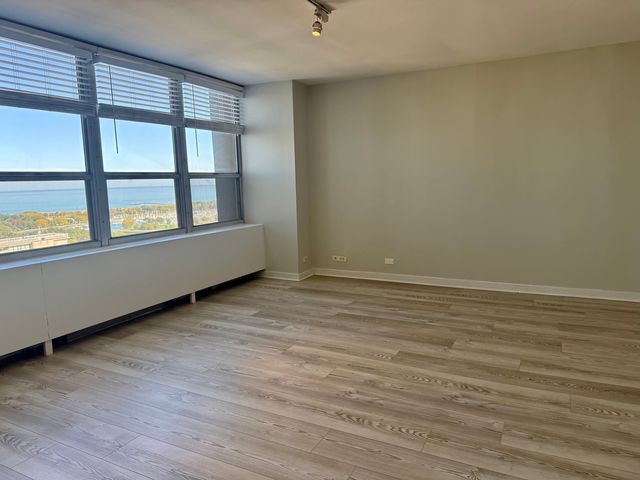 655 W Irving Park Road 2808, Chicago, IL 60613