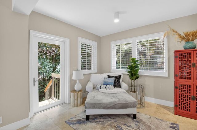 122 Andrews Avenue B, Delray Beach, FL 33483