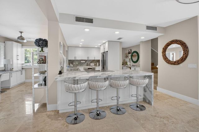 122 Andrews Avenue B, Delray Beach, FL 33483