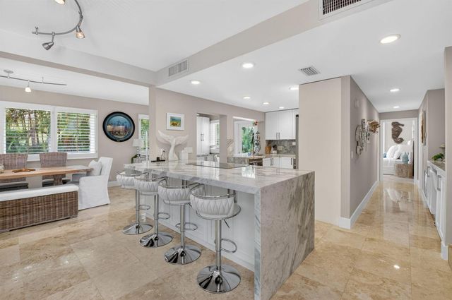 122 Andrews Avenue B, Delray Beach, FL 33483