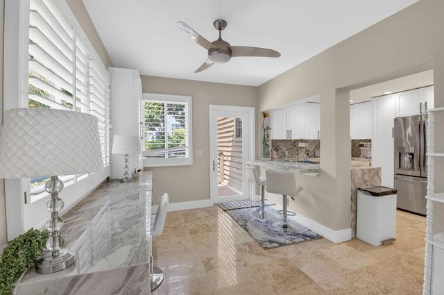 122 Andrews Avenue B, Delray Beach, FL 33483