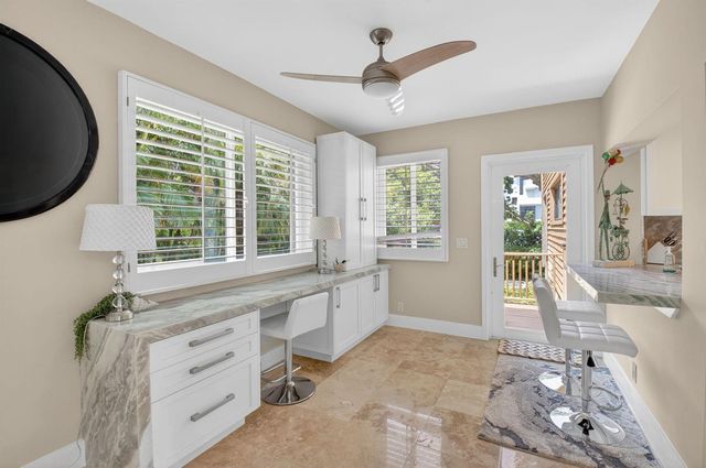 122 Andrews Avenue B, Delray Beach, FL 33483