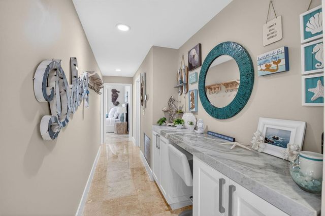 122 Andrews Avenue B, Delray Beach, FL 33483