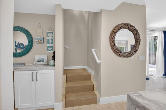122 Andrews Avenue B, Delray Beach, FL 33483
