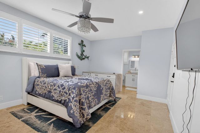 122 Andrews Avenue B, Delray Beach, FL 33483
