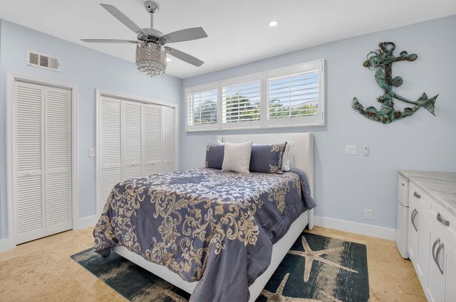 122 Andrews Avenue B, Delray Beach, FL 33483