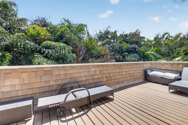 122 Andrews Avenue B, Delray Beach, FL 33483