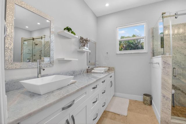 122 Andrews Avenue B, Delray Beach, FL 33483