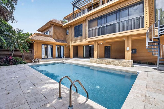 122 Andrews Avenue B, Delray Beach, FL 33483