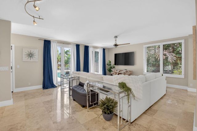 122 Andrews Avenue B, Delray Beach, FL 33483