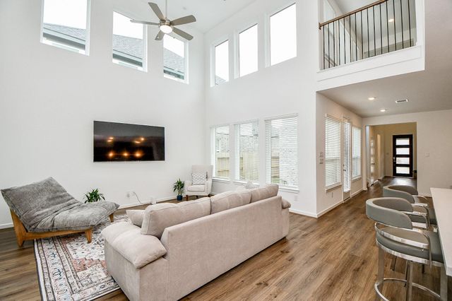 9606 Starry Eyes Ln, Richmond, TX 77407