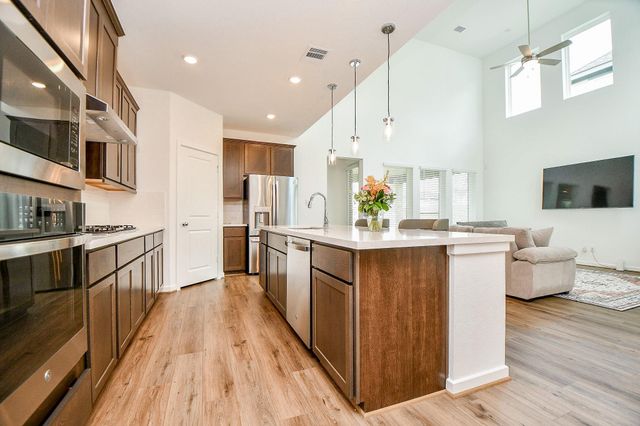 9606 Starry Eyes Ln, Richmond, TX 77407