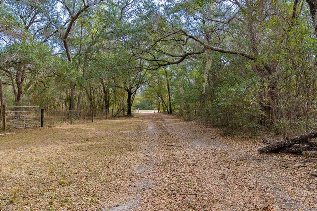 19514 N COUNTY ROAD 225, Gainesville, FL 32609