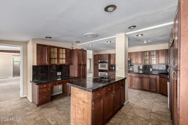 37406 N 15TH Avenue, Phoenix, AZ 85086