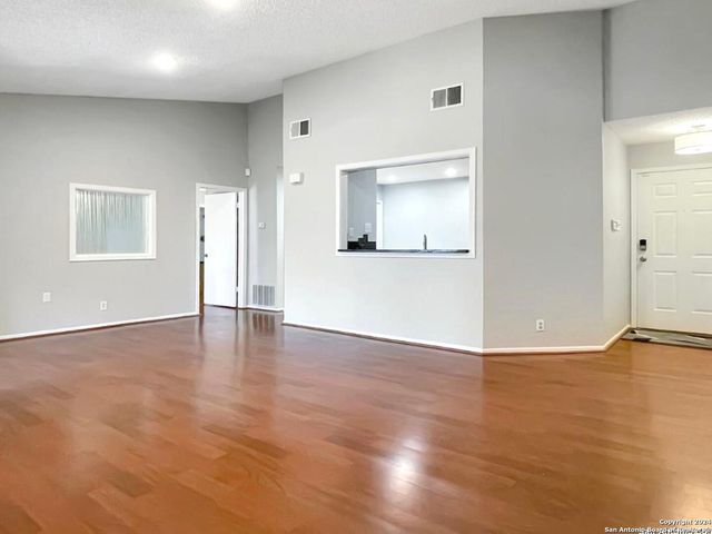 11520 Huebner Rd Apt 107, San Antonio, TX 78230