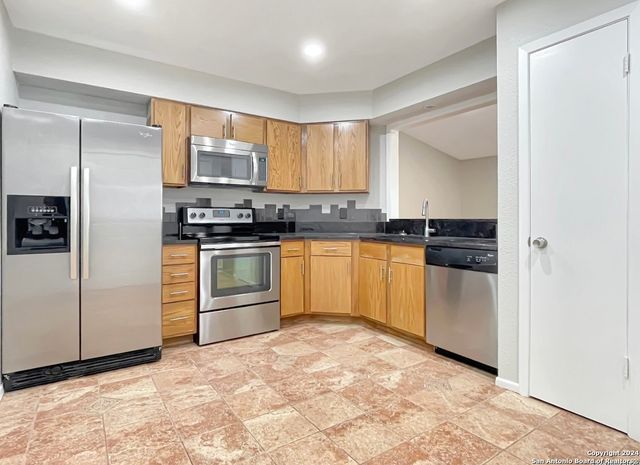 11520 Huebner Rd Apt 107, San Antonio, TX 78230