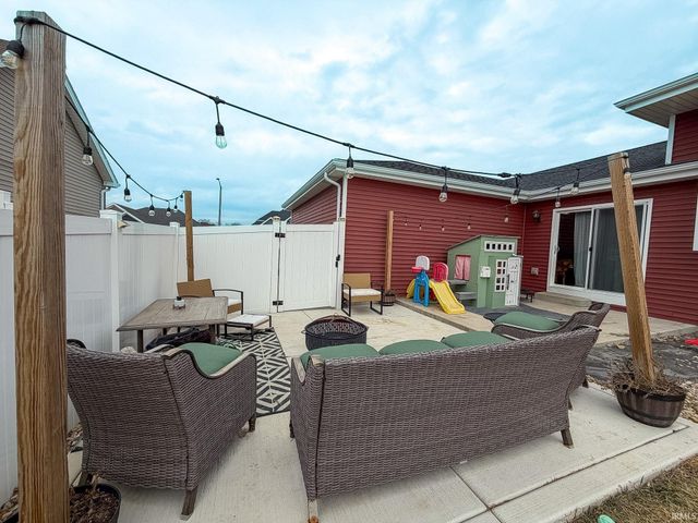 2303 Spring Run Lane, Lowell, IN 46356