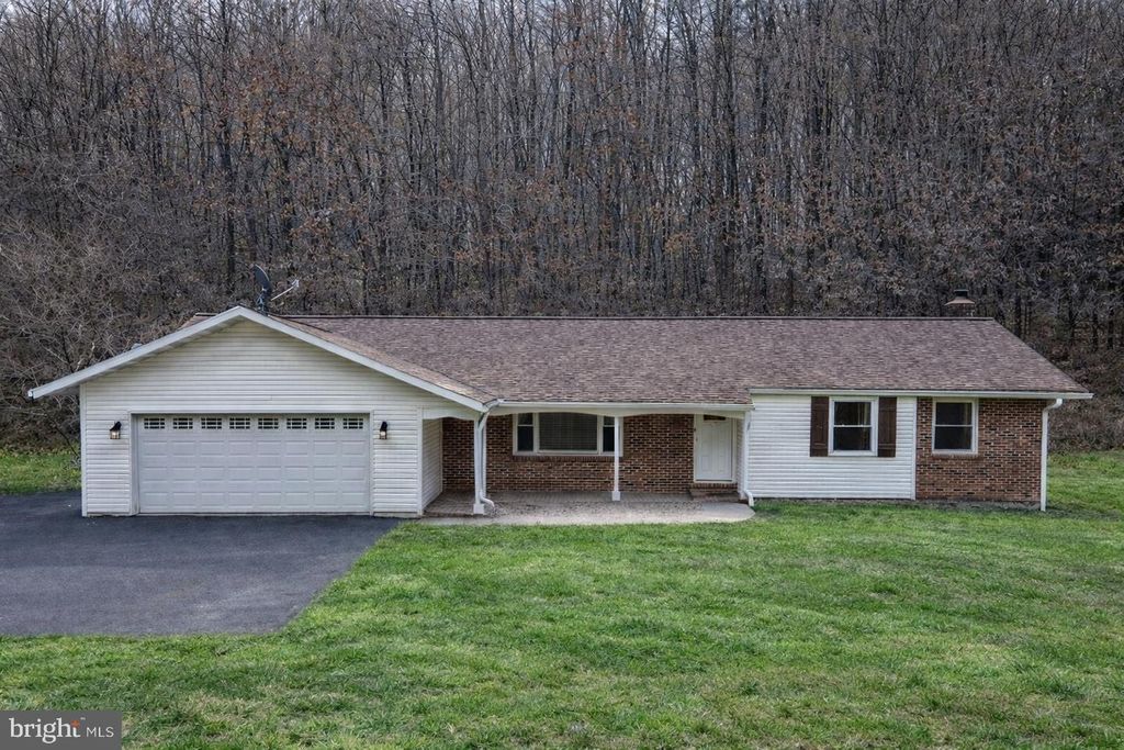 1211 BLOOM RD, Westminster, MD 21157