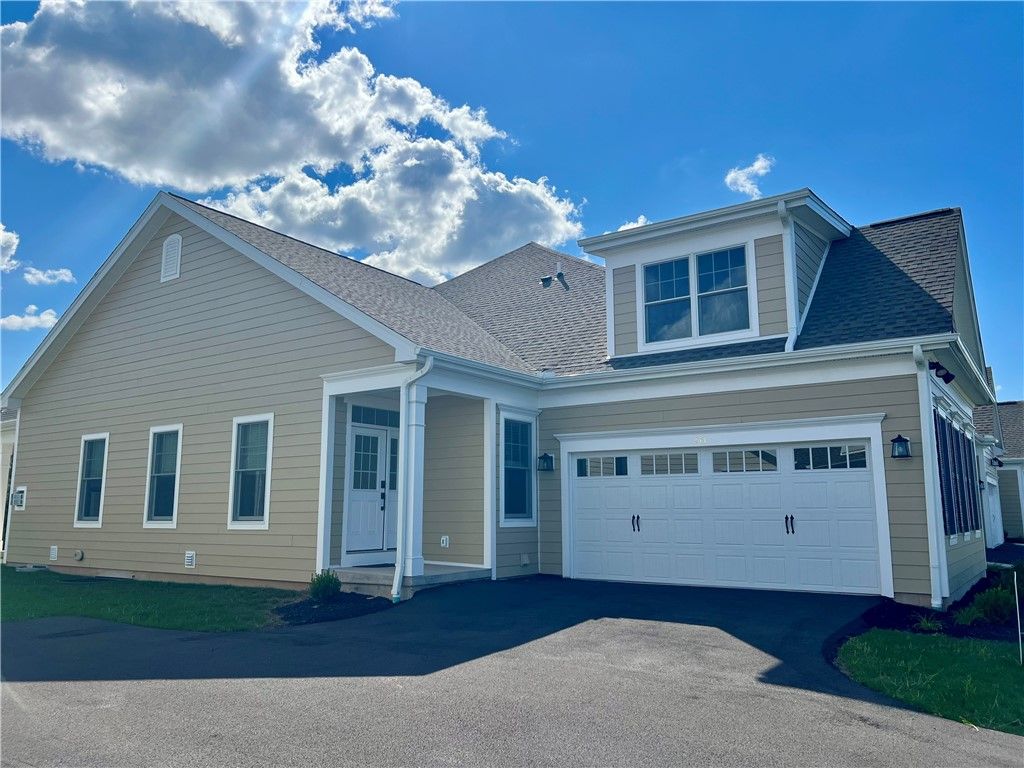 241 Bretlyn Cir, Brighton, NY 14618